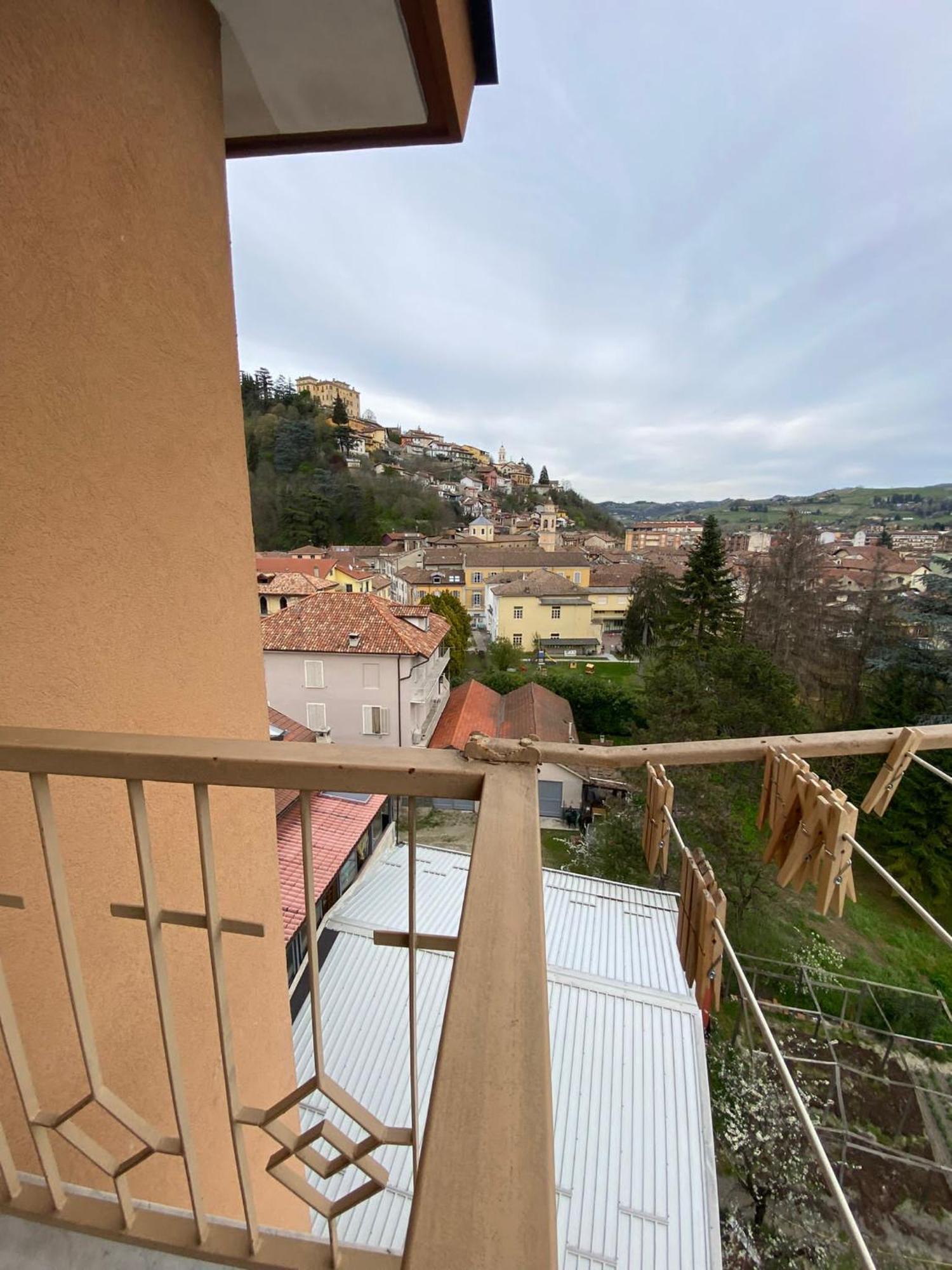 Bella Vista Apartment Canelli Bagian luar foto